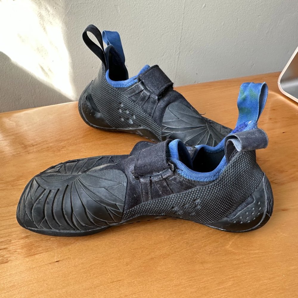 Burtora Narsha Climbing Shoes - Womens 8 (39.5)